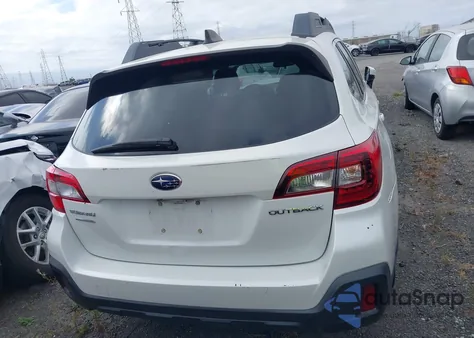 2018 Subaru Outback 2.5I Premium из США, поврежденный, VIN 4S4BSADC3J3235713